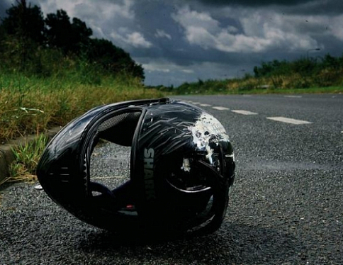 Мотоциклист погиб под колесами авто в Гомеле