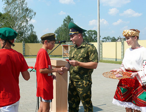 Детский оздоровительный военно-патриотический лагерь "Патриот" с круглосуточным пребыванием начинает работу в Лоеве