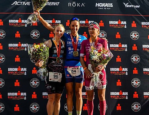 Триатлонистка Максимова завоевала серебро на Ironman 
