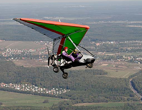 В Зябровке стартовал открытый чемпионат Беларуси по точности приземления на дельтапланах