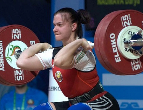 Дарья Наумова завоевала золото ЧЕ по тяжёлой атлетике