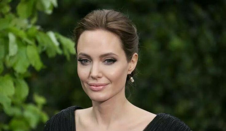 Анджелина Джоли отметила юбилей