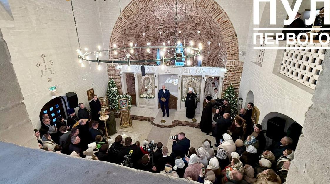 Президент Беларуси Александр Лукашенко поздравил с Рождеством Христовым