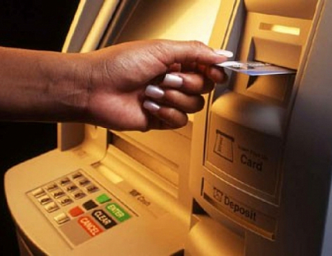 Ночью и утром 9 апреля возможны перерывы в обслуживании карточек банков, которые пользуются услугами Банковского процессингового центра