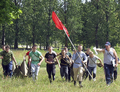 Более 9 тысяч белорусских подростков в этом году отдохнут в спортивно-патриотических лагерях