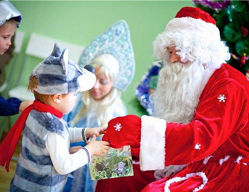 Школьники из приграничных районов Беларуси, России и Украины встретятся у новогодней елки в Гомеле