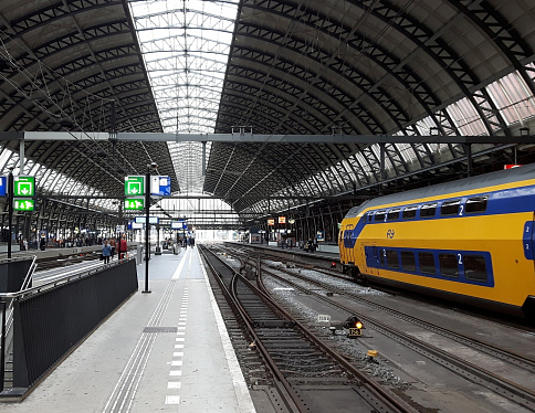 В Амстердаме за трое суток построили новую ж/д станцию