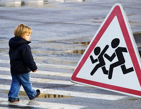В связи с началом осенних школьных каникул ГАИ просит водителей быть внимательными на дорогах